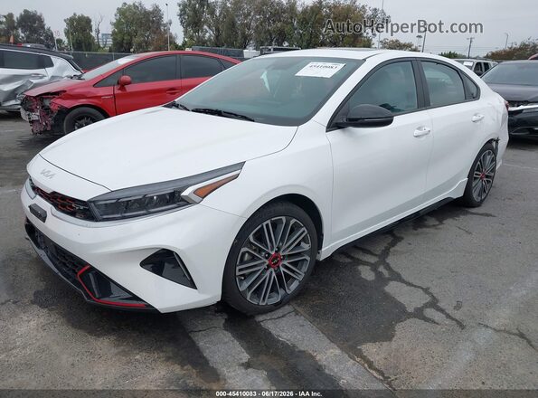 3KPF44AC9PE584124 2023 KIA FORTE White წინა მარცხენა ხედი სამი მეოთხედიდან