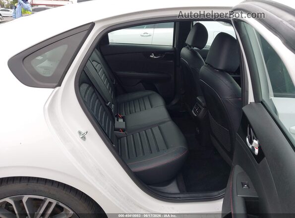 3KPF44AC9PE584124 2023 KIA FORTE White VIN კოდის სტიკერის ხედი