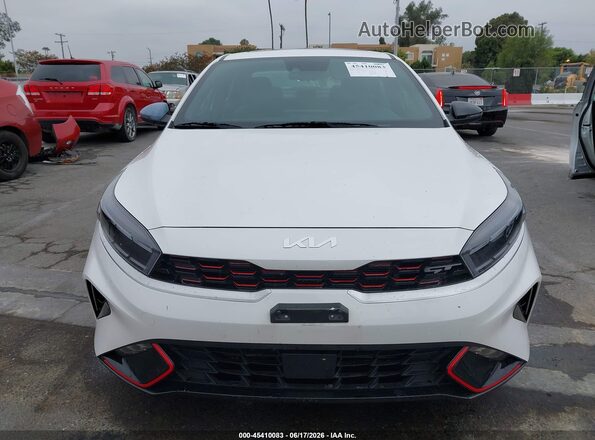 3KPF44AC9PE584124 2023 KIA FORTE White ხელსაწყოთა პანელის ხედი