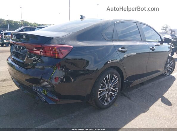 3KPF54AD0NE496324 2022 KIA FORTE Black Tył prawy