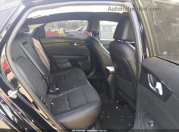 3KPF54AD0NE496324 2022 KIA FORTE Black Widok naklejki z numerem VIN