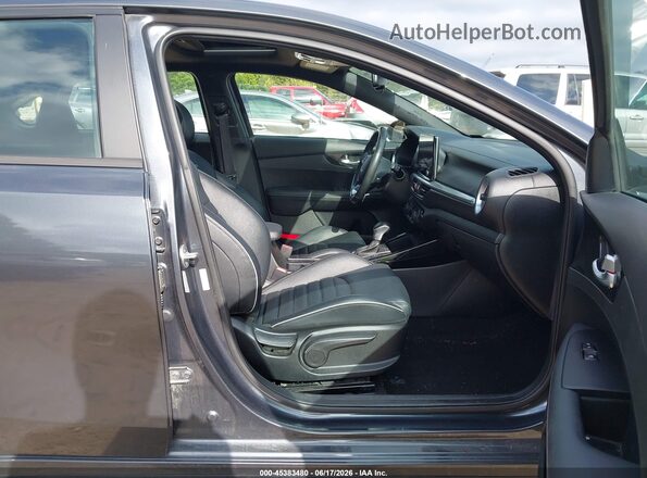 3KPF54AD0PE578668 2023 KIA FORTE Gray Widok wnętrza z przodu