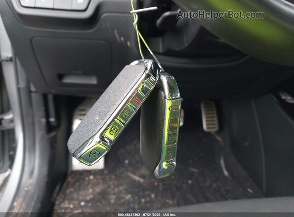 3KPF54AD0RE785175 2024 KIA FORTE Gray Widok deski rozdzielczej