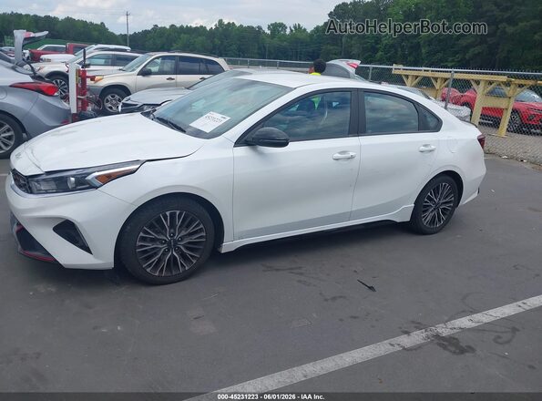3KPF54AD0RE799464 2024 KIA FORTE White 360 interior view