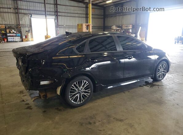 3KPF54AD2PE616174 2023 KIA FORTE Black 