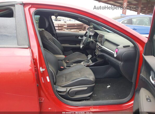 3KPF54AD2RE824140 2024 KIA FORTE Бордовый Вид салона спереди