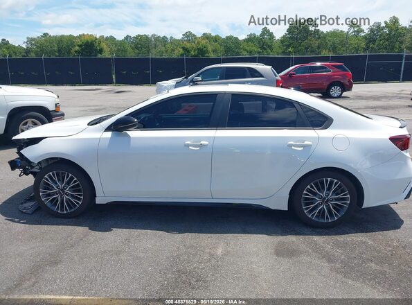 3KPF54AD3PE582844 2023 KIA FORTE White 