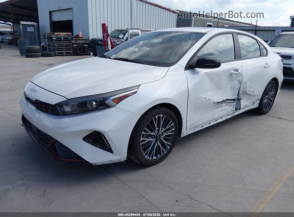 3KPF54AD3PE635008 2023 KIA FORTE White Przód lewy