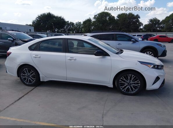 3KPF54AD3PE635008 2023 KIA FORTE White 