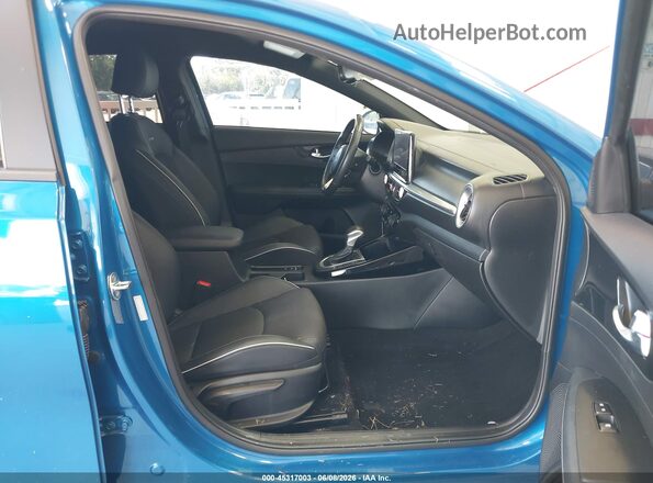 3KPF54AD3RE719560 2024 KIA FORTE Blue Vista interior delantera