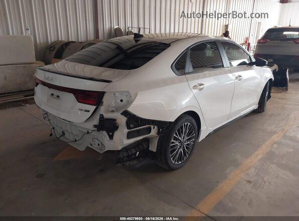 3KPF54AD3RE754986 2024 KIA FORTE White Задня права чверть