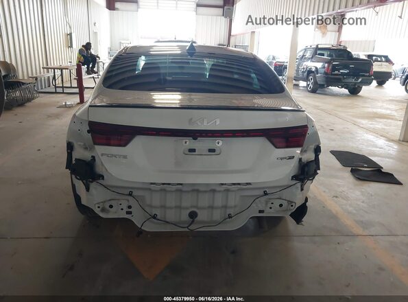 3KPF54AD3RE754986 2024 KIA FORTE White 