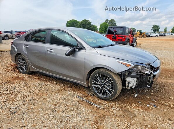 3KPF54AD4PE606939 2023 KIA FORTE Silver Front right