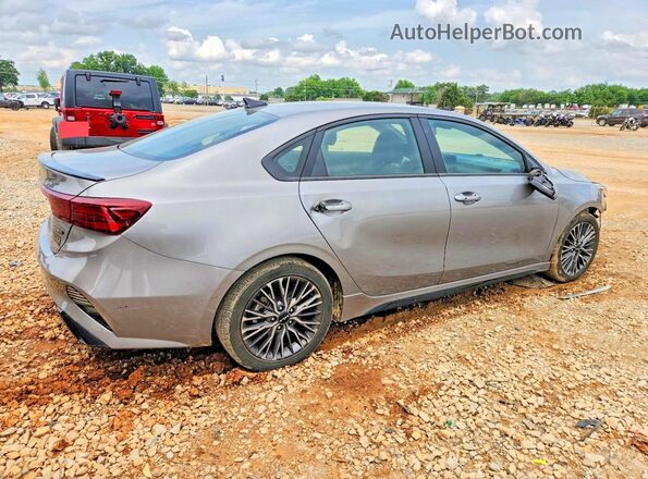 3KPF54AD4PE606939 2023 KIA FORTE Silver Rear right