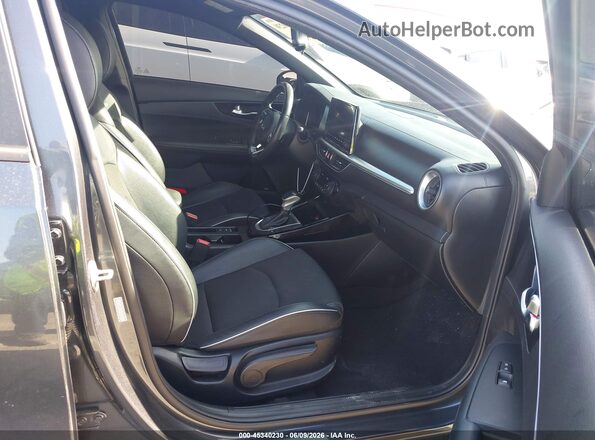 3KPF54AD4PE643215 2023 KIA FORTE Gray წინა სალონის ხედი
