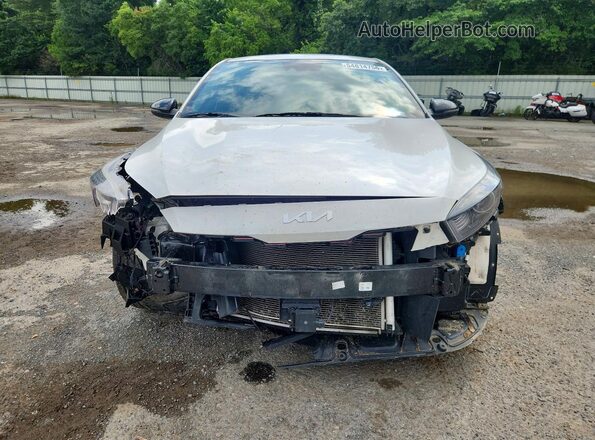3KPF54AD4PE664033 2023 KIA FORTE Белый Вид спереди