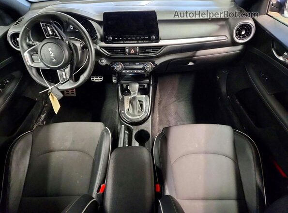 3KPF54AD4PE664954 2023 KIA FORTE Charcoal Dashboard view