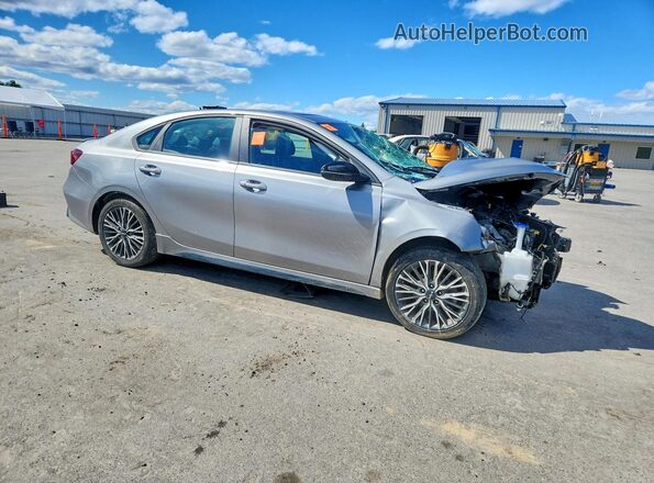3KPF54AD4RE723889 2024 KIA FORTE Gray Front right