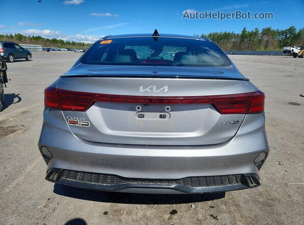 3KPF54AD4RE723889 2024 KIA FORTE Gray Rear view