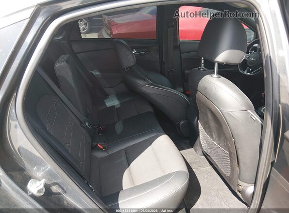 3KPF54AD5NE440587 2022 KIA FORTE Gray 