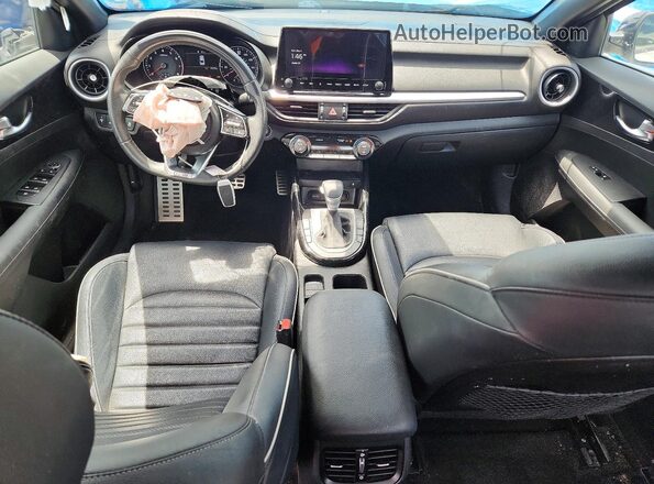 3KPF54AD5PE562045 2023 KIA FORTE White 