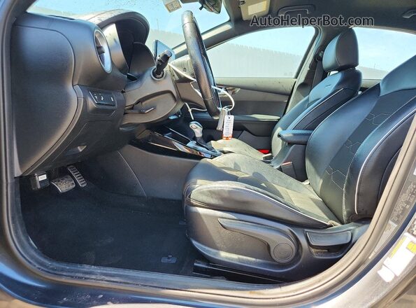 3KPF54AD5PE580089 2023 KIA FORTE Gray Vista interior delantera