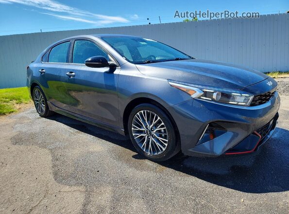 3KPF54AD5PE580089 2023 KIA FORTE Gray Delantero derecho