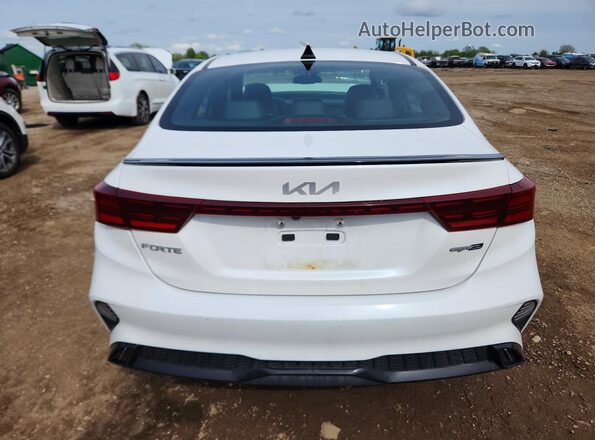 3KPF54AD5PE650805 2023 KIA FORTE Белый Вид сзади