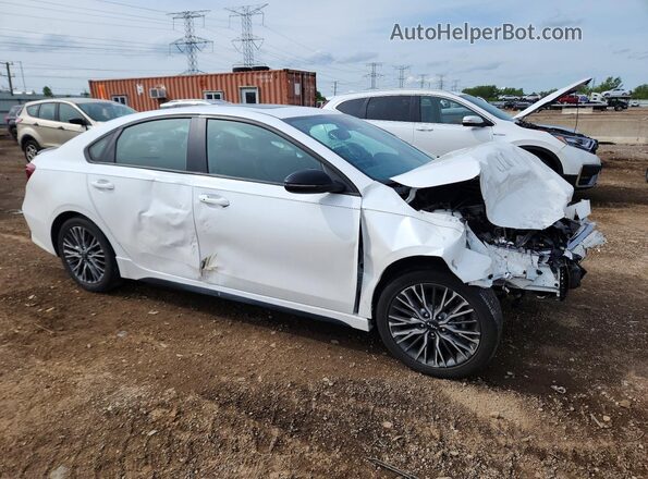 3KPF54AD5PE650805 2023 KIA FORTE Белый Передняя правая четверть