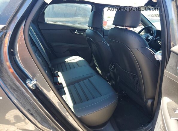 3KPF54AD5RE713212 2024 KIA FORTE Серый Вид задних сидений