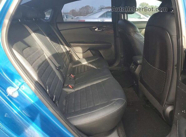 3KPF54AD6NE423460 2022 KIA FORTE Синий Вид задних сидений