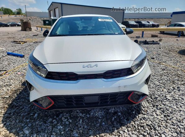 3KPF54AD6PE575161 2023 KIA FORTE White Widok z przodu