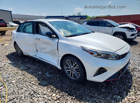 3KPF54AD6PE575161 2023 KIA FORTE White Przód prawy