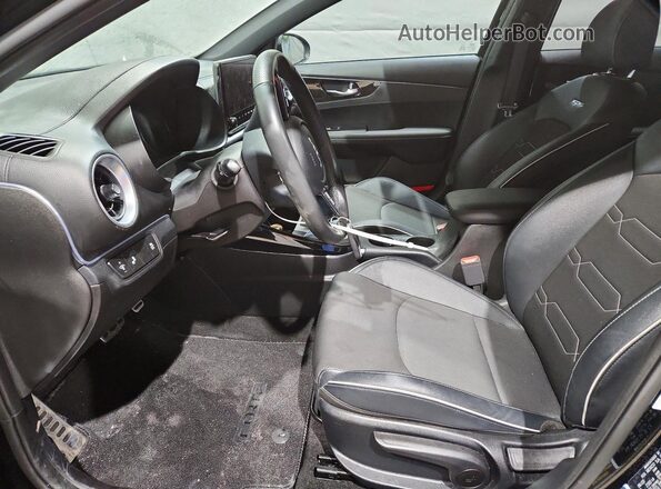 3KPF54AD6PE655737 2023 KIA FORTE Black Front interior view