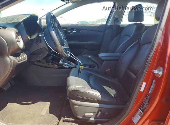 3KPF54AD7KE084865 2019 KIA FORTE Orange Вид салону спереду