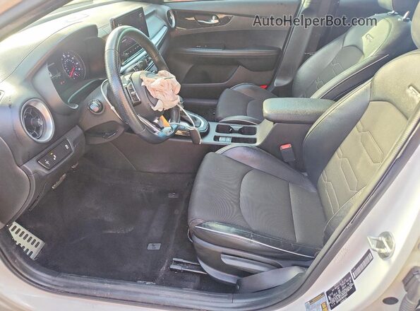 3KPF54AD7NE455673 2022 KIA FORTE White 