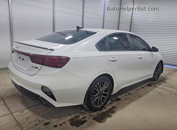 3KPF54AD7PE522324 2023 KIA FORTE White 
