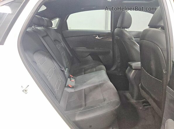 3KPF54AD7PE522324 2023 KIA FORTE White 