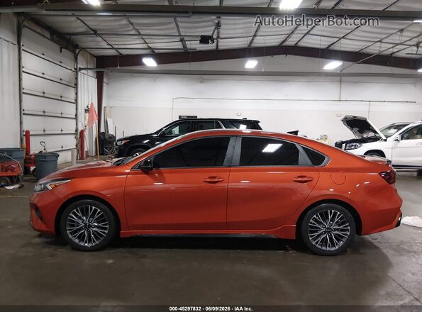 3KPF54AD7PE684969 2023 KIA FORTE Orange 360 interior view