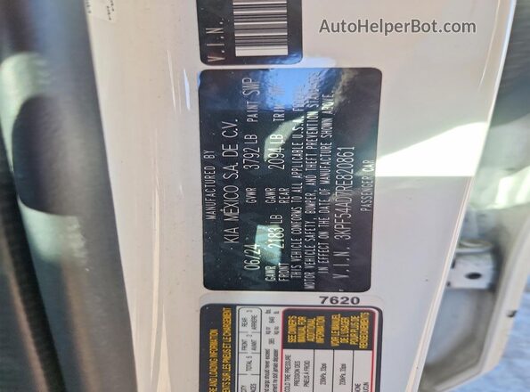 3KPF54AD7RE820861 2024 KIA FORTE White Vista del compartimento del motor