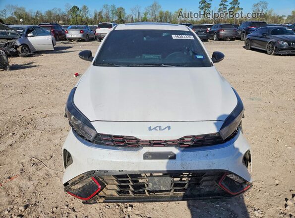 3KPF54AD7RE820861 2024 KIA FORTE White Vista frontal