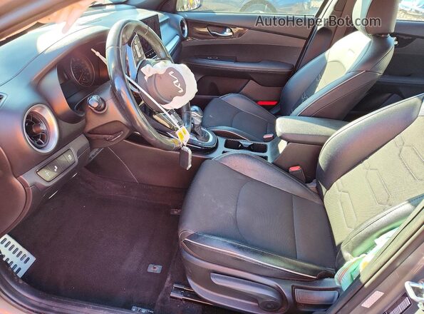 3KPF54AD8NE498046 2022 KIA FORTE Gray 