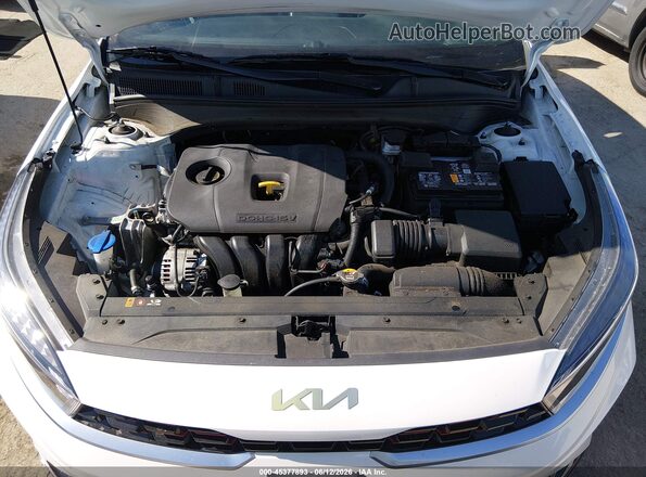 3KPF54AD8PE610685 2023 KIA FORTE White უკანა ხედი