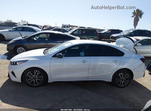 3KPF54AD8PE610685 2023 KIA FORTE White სალონის 360-გრადუსიანი ხედი