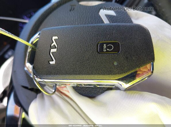 3KPF54AD8PE648076 2023 KIA FORTE Белый Вид панели приборов