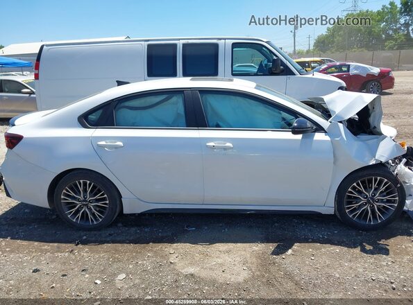 3KPF54AD8PE648076 2023 KIA FORTE Белый Панорамный вид салона 360°