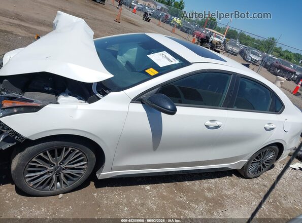 3KPF54AD8PE648076 2023 KIA FORTE Белый 
