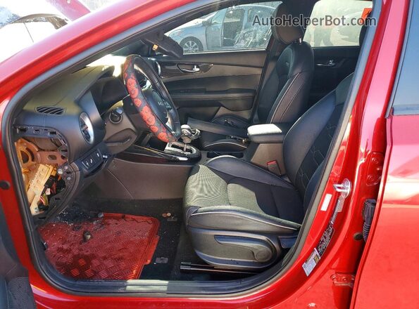 3KPF54AD8RE802188 2024 KIA FORTE Red 