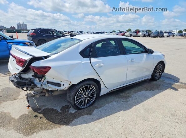 3KPF54AD8RE817435 2024 KIA FORTE White 