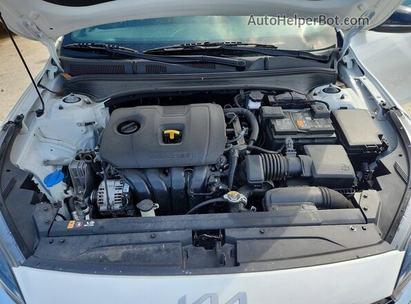 3KPF54AD8RE817435 2024 KIA FORTE White 